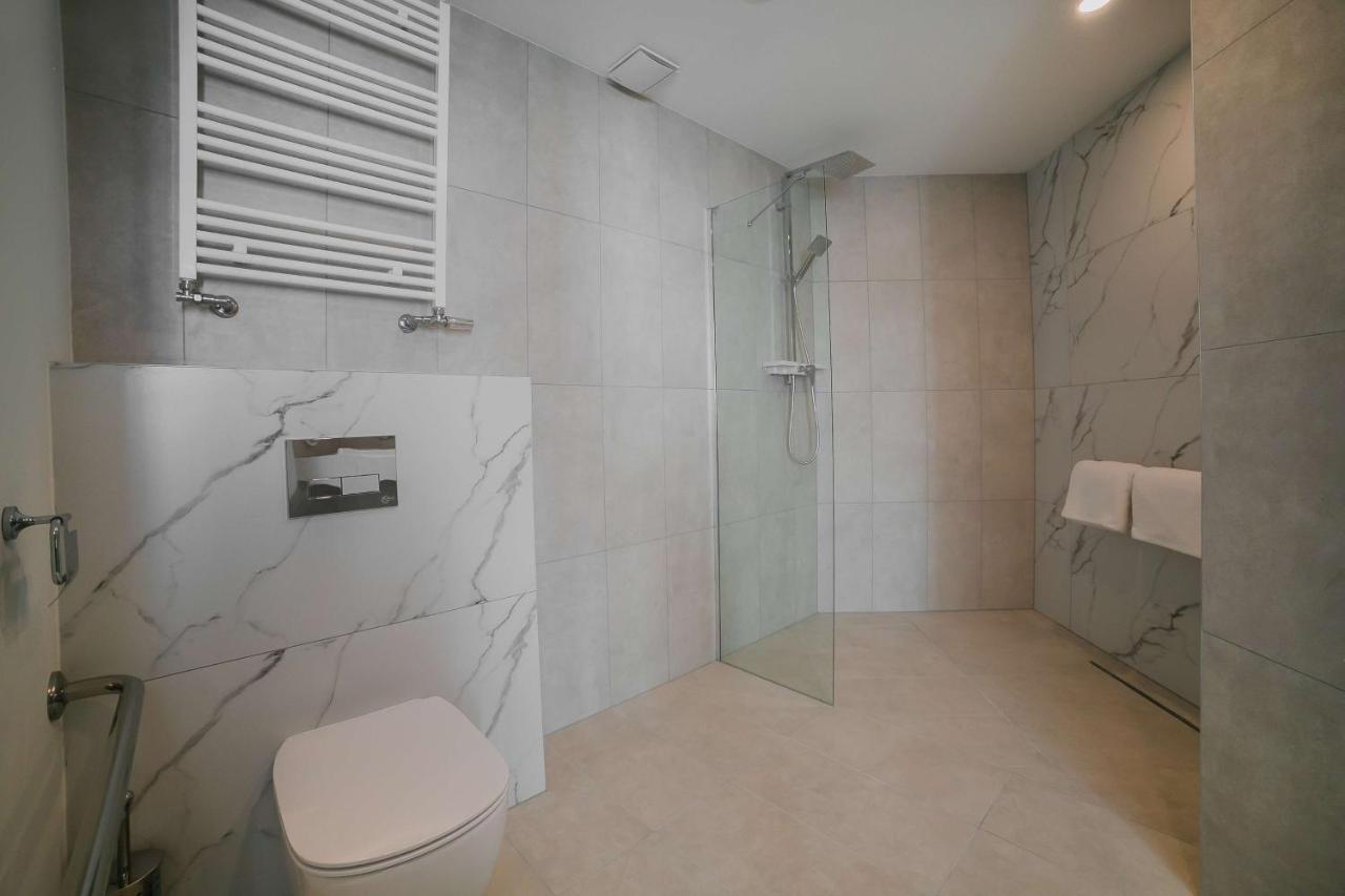 Hotel East 4*