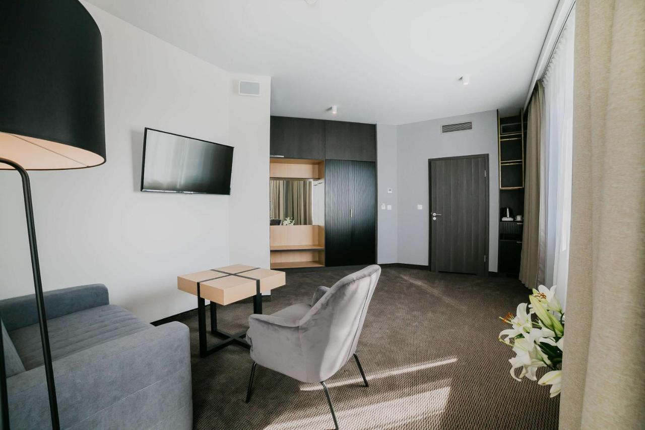 Hotel East 4*